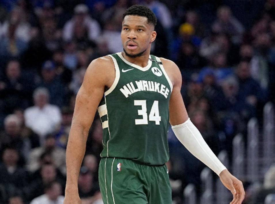 关于这也行？迈阿密热火冲刺阶段豪取连胜圣安东尼奥马刺关键时刻主帅复盘，关键时刻AC米兰调整名单以备法甲的信息